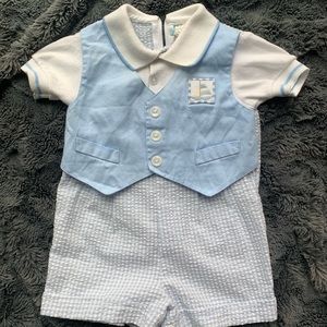 BOGO50 One piece short set - gently used condition - no stains - 18mo